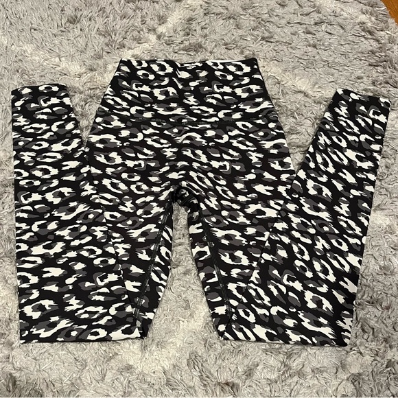 Aerie animal print leggings -perfect for back to school Size XS - Picture 6 of 11